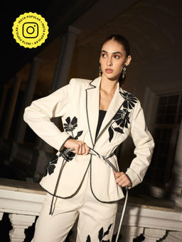 Style Island - White Bianca Embroidered Blazer With Belt