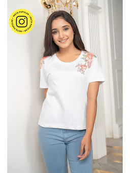 Label Swish - White Floral Patch T-Shirt