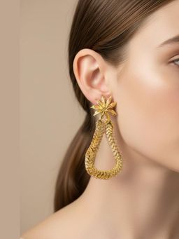 ORNAMAAS - Star Anise Swing Earrings