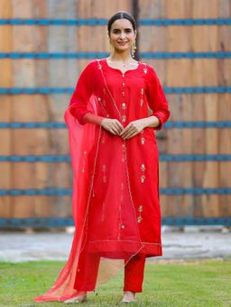 Gillori - Navya Embroidered Red Silk Suit (Set of 3)