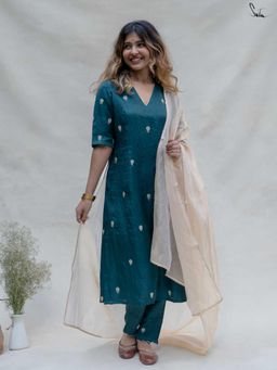 Suta - Green Viscose Kurta with Pant and Dupatta