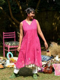 Suta - Pink and White Pure Cotton Kurta with Pant