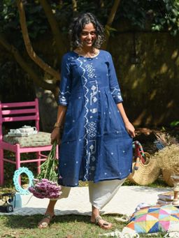 Suta - Blue and White Pure cotton Kurta with Pant