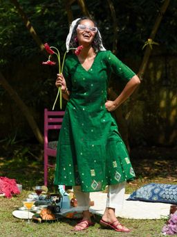 Suta - Green and White Pure cotton Kurta with Pant