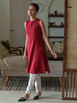Suta - Maroon Pure cotton Kurta with Pant