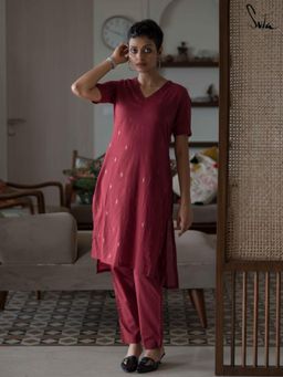 Suta - Maroon Pure cotton Kurta with Pant