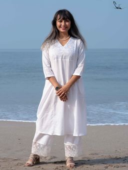 Suta - White Pure cotton Kurta with Pant