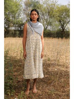 Amoree - Off White Sleeveless Dress