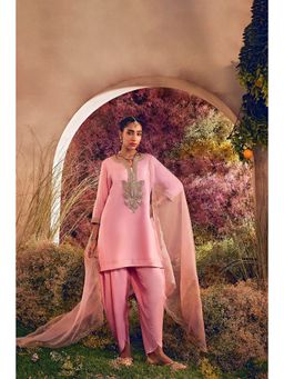CHARU MAKKAR - Farah Li Guy Pink Three Fourth Sleeves Silk Kurta With Pant And Dupatta