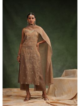 CHARU MAKKAR - Fall In Love Mocha Mousse Sleeveless Tissue Kurta With Pant And Dupatta