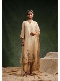 CHARU MAKKAR - Poncy Beige Ombre Three Fourth Sleeves Silk Kurta With Pant And Dupatta