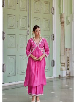 CHARU MAKKAR - Peony Fuchsia Pink Three Fourth Sleeves Cotton Kurta With Pant