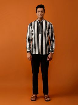 AAVYAM - Black and White Vertical Striped Kurta