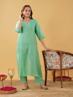 Zuri - Ghiya Green Embroidered Silk Blend Kurta with Pant