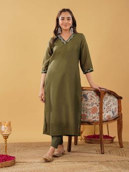 Zuri - Women Mehndi Green Silk Blend Embroidered Kurta with Pant