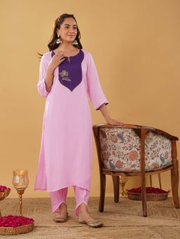 Zuri - Women Gorgeous Pink Patch Embroidered Kurta with Pant