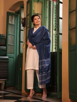 Sutra Art of Clothing - White Pure Cotton Jamdani Kurta with Pant & Dupatta