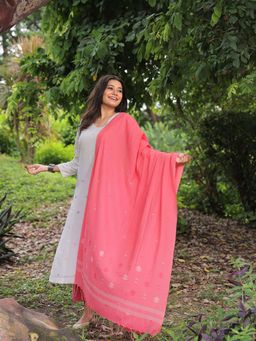 Sutra Art of Clothing - Handloom Off White Cotton Jamdani Kurta with Pant & Dupatta