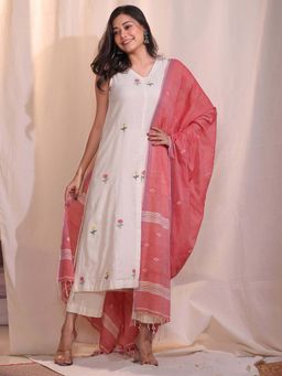 Sutra Art of Clothing - Handloom Off White Pure Jamdani Kurta with Pant & Dupatta