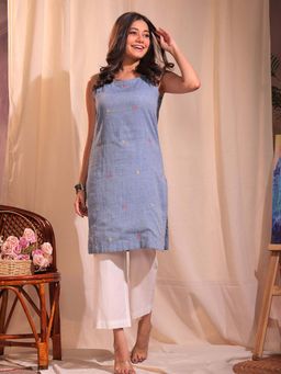 Sutra Art of Clothing - Handloom Blue Pure Cotton Mushroom Jamdani Kurta with Pant