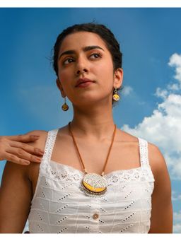 WHE - 2 in 1 Pink Repurposed Fabric and Wood Round Necklace