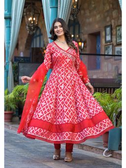 Aavanya - Maroon Cotton V-Neck Anarkali Kurta with Pant and Dupatta