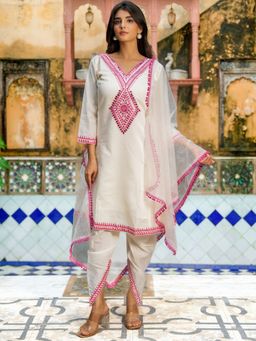 HOUSE OF JAMOTI - Chandrika Pink Kurta with Dhoti and Dupatta