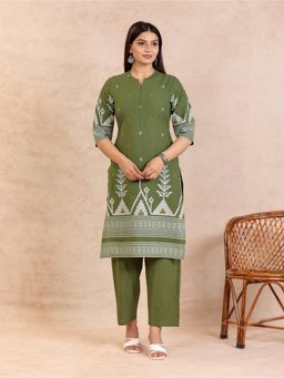 ARAMYA - Soft Cotton Straight Geometric Print Green Kurta with Pant