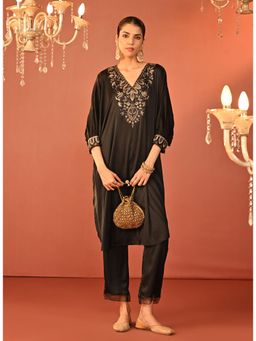 Lakshita - Women's Black Embroidered Kurta with Pant (Set of 2)