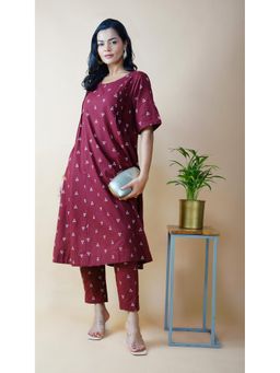 Akiso - Women's Maroon Woven Kurta with Pant (Set of 2)