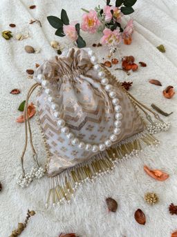Label Kanupriya - Off-White Brocade Potli Bag