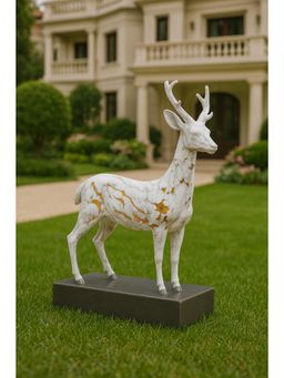 Acad Home - White Soft Resolve - Sculpture