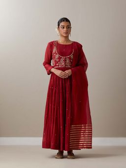 Priya Chaudhary - Red Kurtas Red Jacket Kurta with Pant and Dupatta (Set of 4)