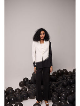 House of Zeniaa - Black Solid Straight Pant