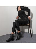 Black color option, Sold out, Currently selected