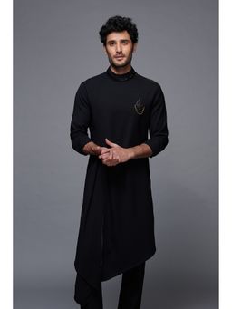 S&N by Shantnu Nikhil - Asymmetrical Kurta with 3D Crest