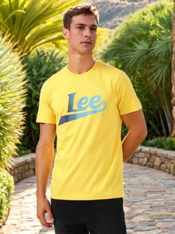 Lee - Men Printed Yellow Crew Neck T-Shirt (Regular)