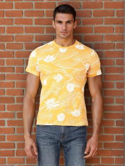 Wrangler - Men Mustard Printed Regular Fit T-Shirt