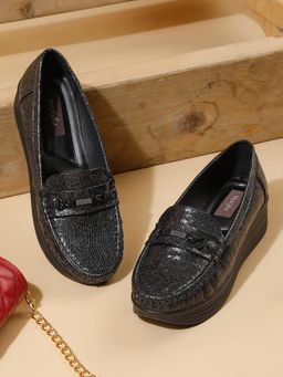VALIOSAA - Black Casual Slip On Loafers