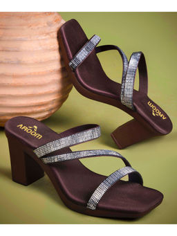 Aroom - Women Maroon Block Heels