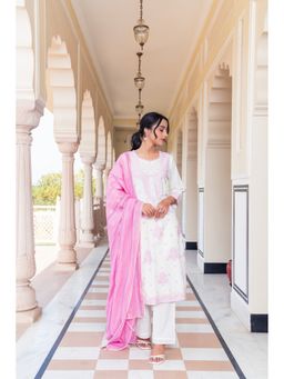 SAVI - White Cotton Floral Kurta with Pant and Dupatta