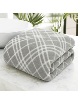 Story@Home - 500 GSM Microfiber Bath Towel, Grey & White, Aztec
