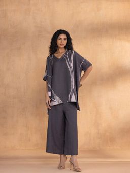 Kaveri - Quantum Theory Square Grey Top