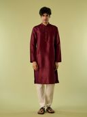 Maroon color option, Currently selected