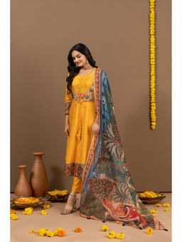 Ekana Label - Nivriti Sunlit Bhagalpuri Kurta with Pant and Dupatta (Set of 3)