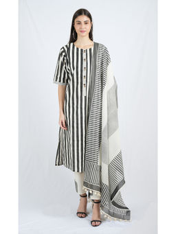 Banana Labs - Slammer Kurta with Pant and Dupatta (Set of 3)