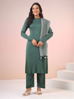 Janasya - Green Woolen Solid Straight Kurta with Pant and Scarf (Set of 3)