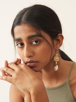 WHE - Wood Cowry Earring