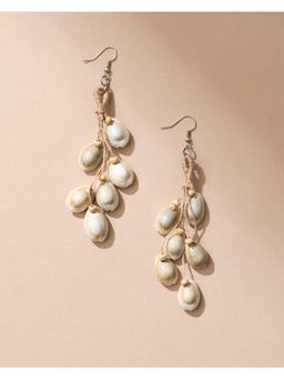 WHE - Trendy Jute And Cowry Earrings