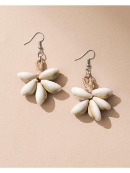WHE - Handmade Cowry Jute Earrings